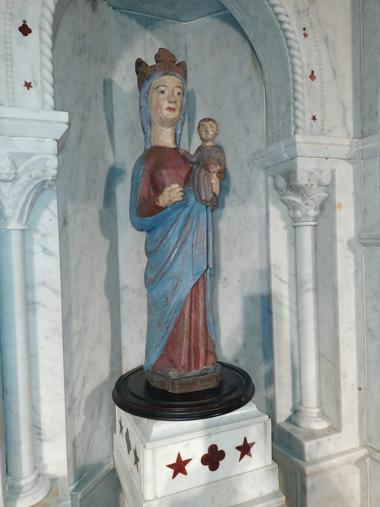 Statue de la Vierge à l'enfant
